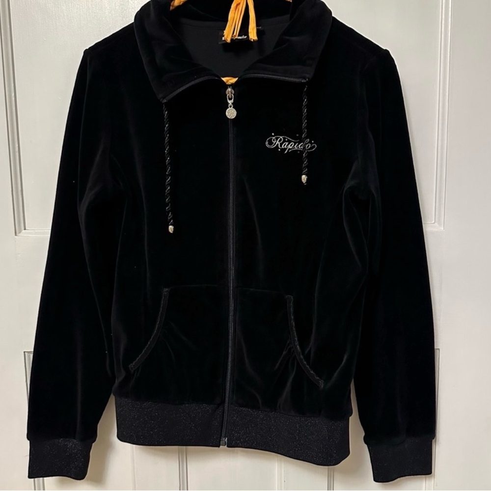 ⭐️ Rapido Black Zip-Up Hoodie
